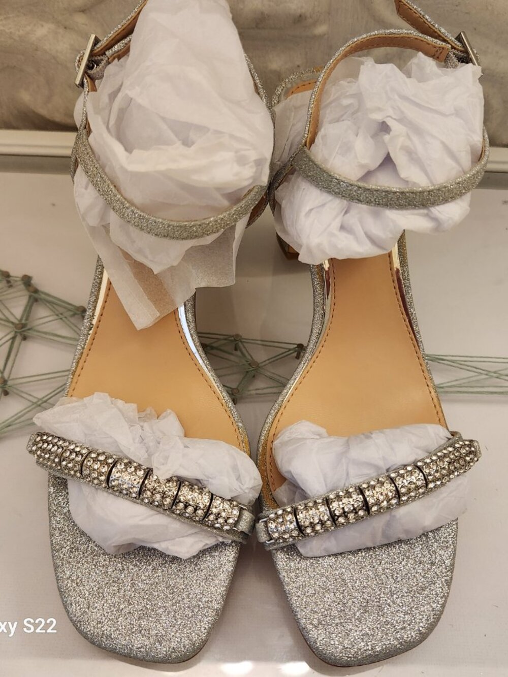 Jewel Badgley Mischka "Charlee" Silver Glitter heeled Sandals. NIB. Size 6.5 - Picture 4 of 10